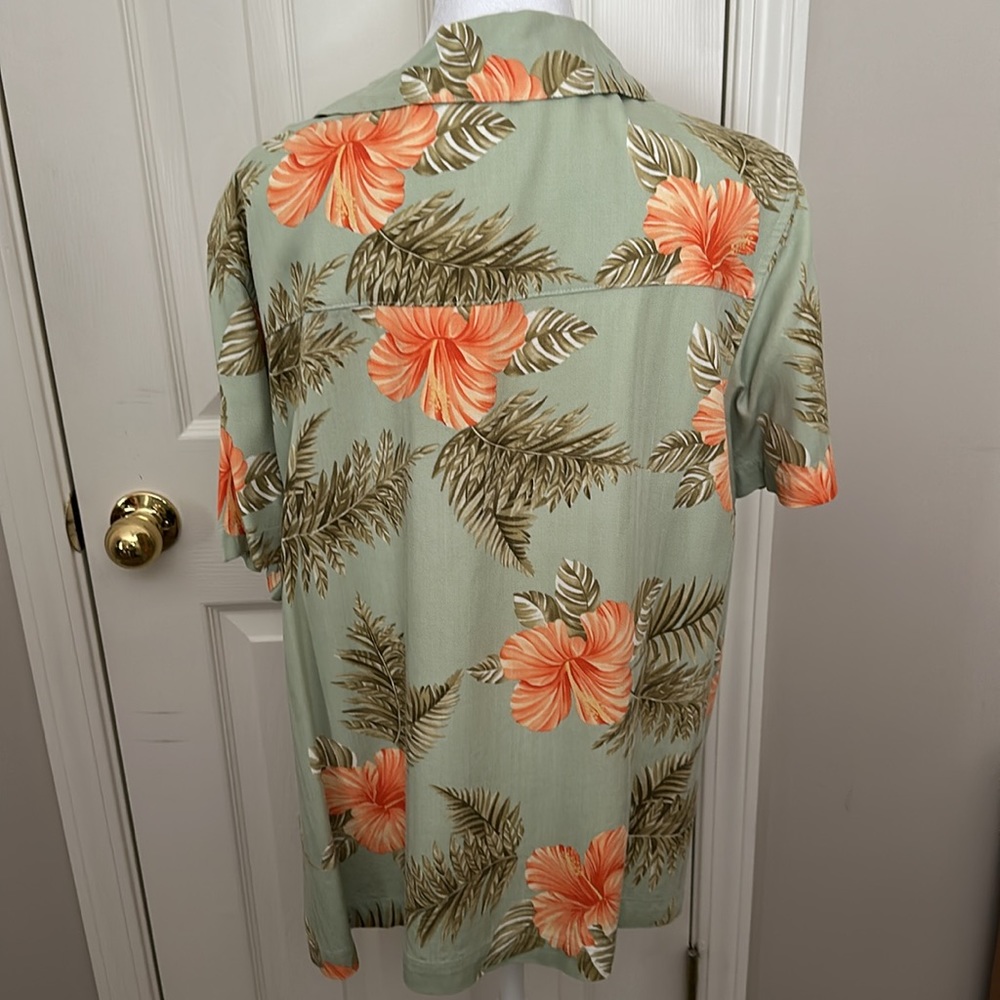 Women’s button down shirt - Picture 3 of 3